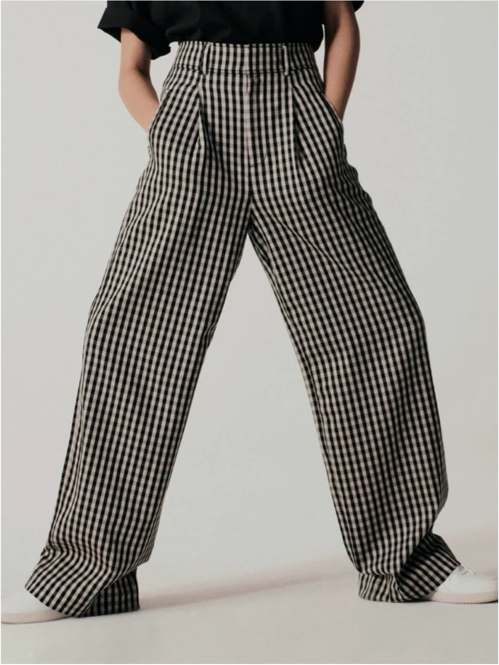 Everlane THE DRAPER PLEATED PANT IN
BUTTERSMOOTH